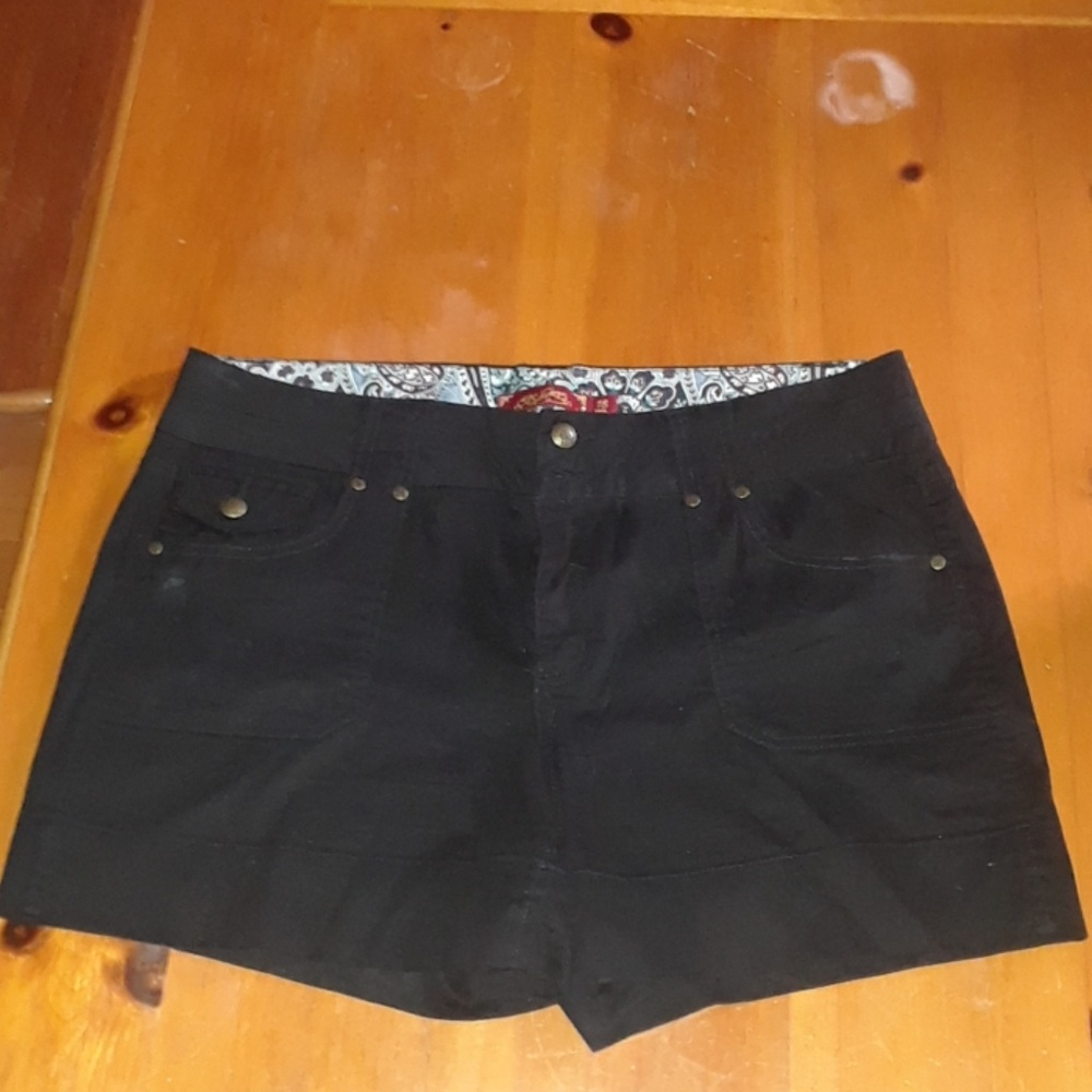 One 5 One shorts